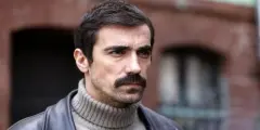 Ünlü Oyuncu İbrahim Çelikkol'dan Acı Haber Geldi! Sevenleri evine Akın Etti - Haber İnternette